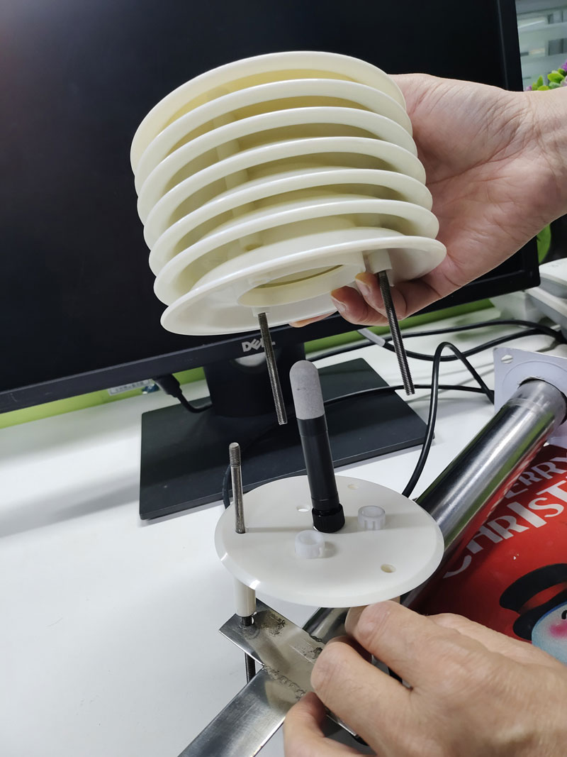 Capteur de température et d'humidité avec affichage.jpg